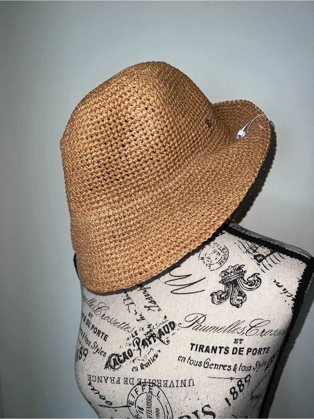 Lululemon Crochet Hat in Straw/Tan - Size XS/S - New with Tags